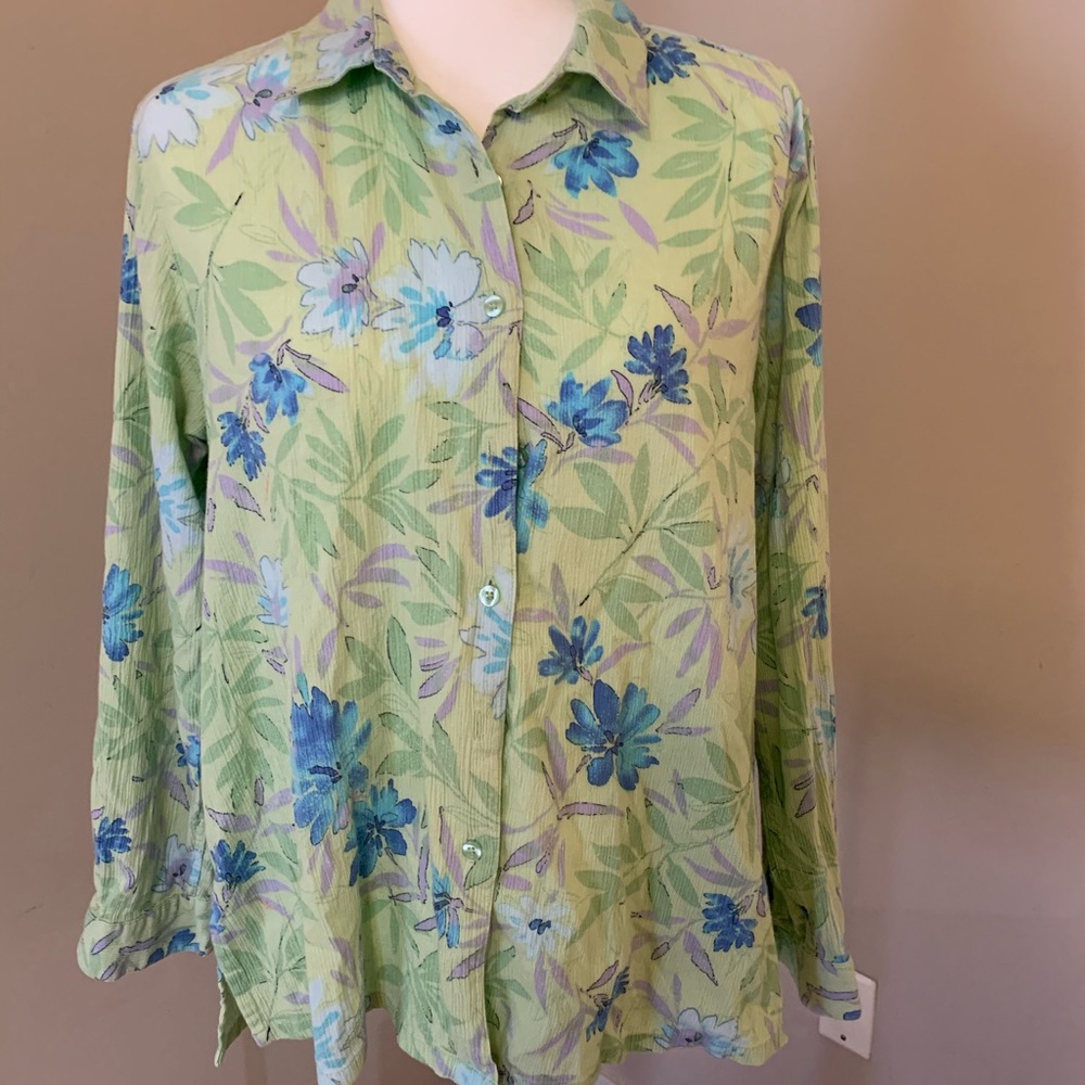 Appleseed’s Women’s blouse